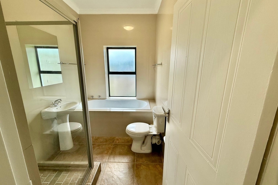 To Let 3 Bedroom Property for Rent in De Wijnlanden Residential Estate Western Cape